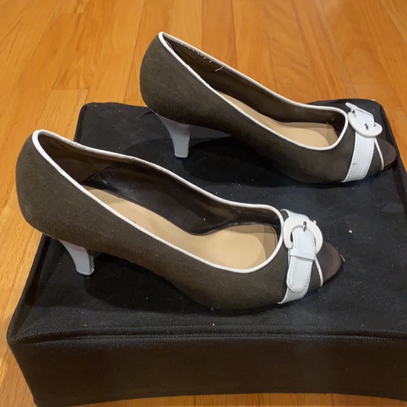 Brown and White Peep Toe Heels - Picture 6 of 9